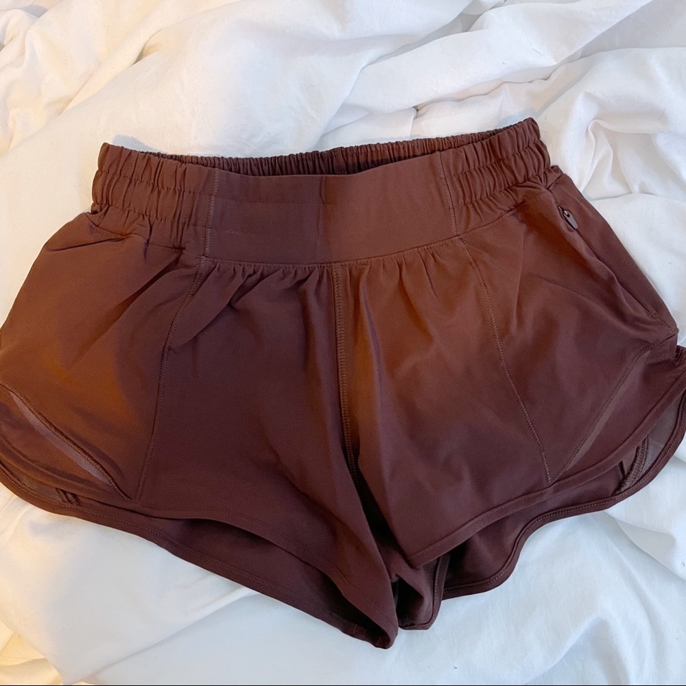 🤎 lululemon hotty hot short 2.5” earth brown 🤎